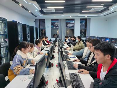 培養(yǎng)ICT工程師，基地建設向縱深推進——我校華為HCIA-Datacom認證培訓考試圓滿結束